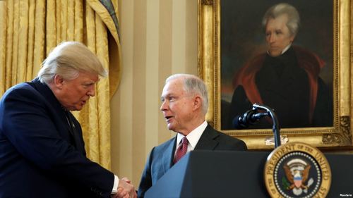 Трамп Ерөнхий прокуророо ажлаас нь халлаа